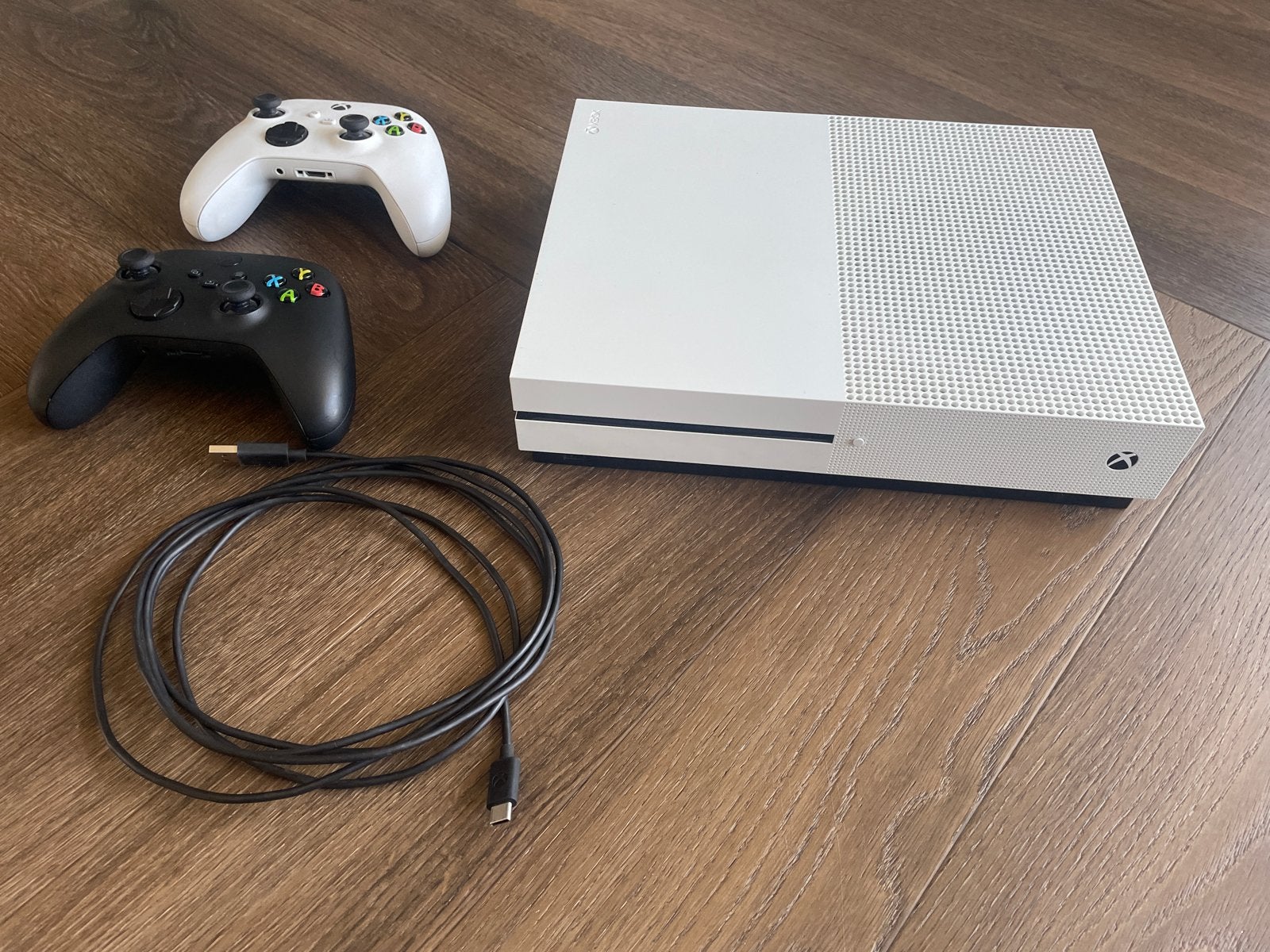 Xbox One S 500GB met 2 controllers en 9 games, Met 2 controllers, Xbox One S, Ophalen of Verzenden, Zo goed als nieuw