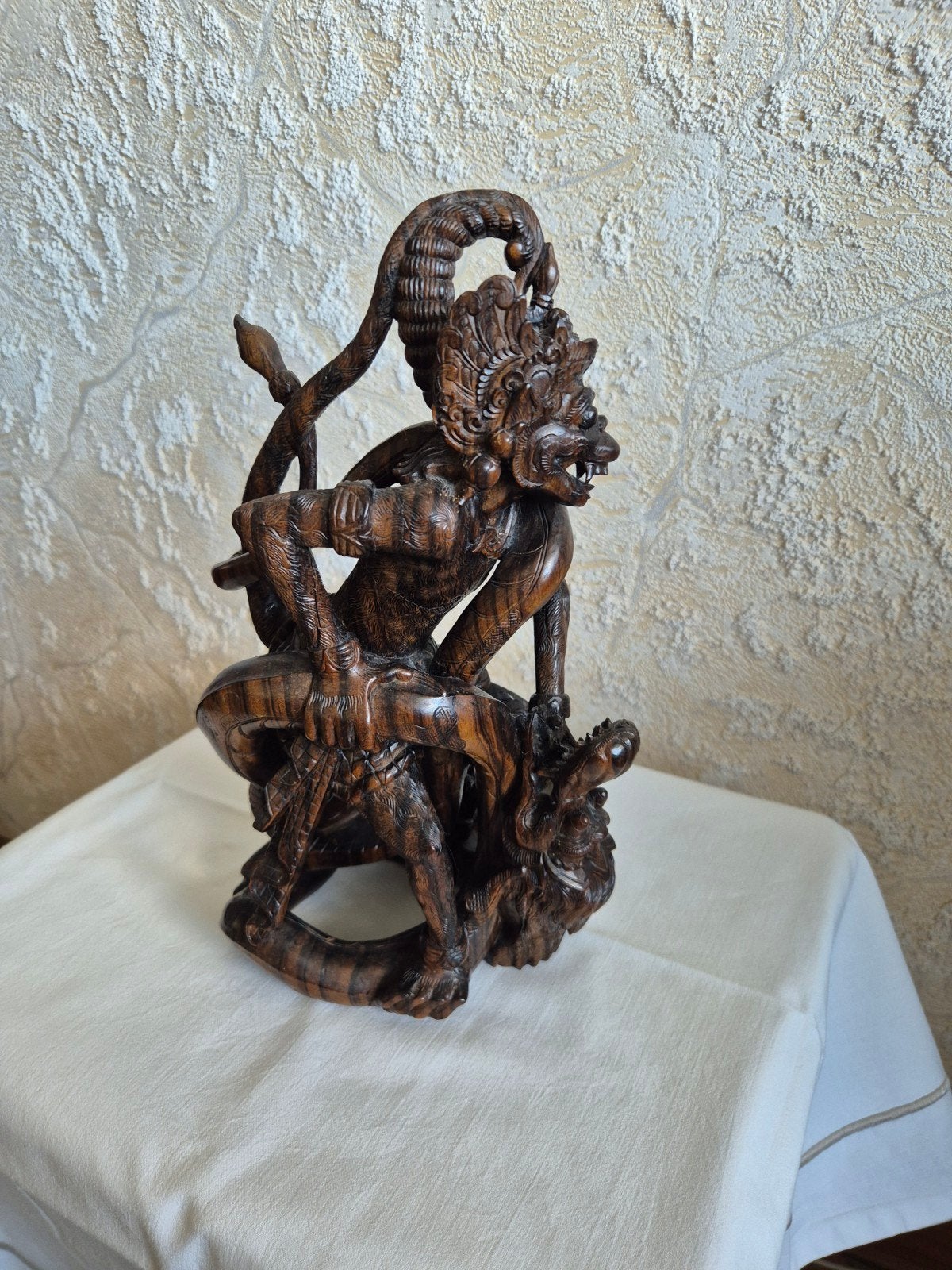 Balinees Houtsnijwerk - Hanuman in gevecht met Naga Slang, Ophalen, Houtsnijwerk, 20 - 50 cm, Hout