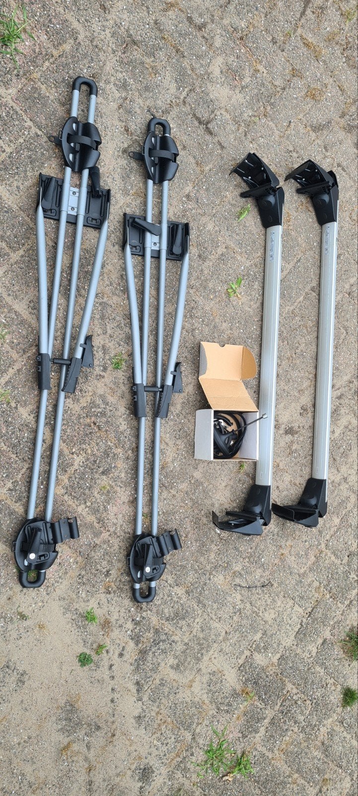 Gebruikte Thule dakdragers plus fietsendragers vw jetta 2011, Auto diversen, Verzenden