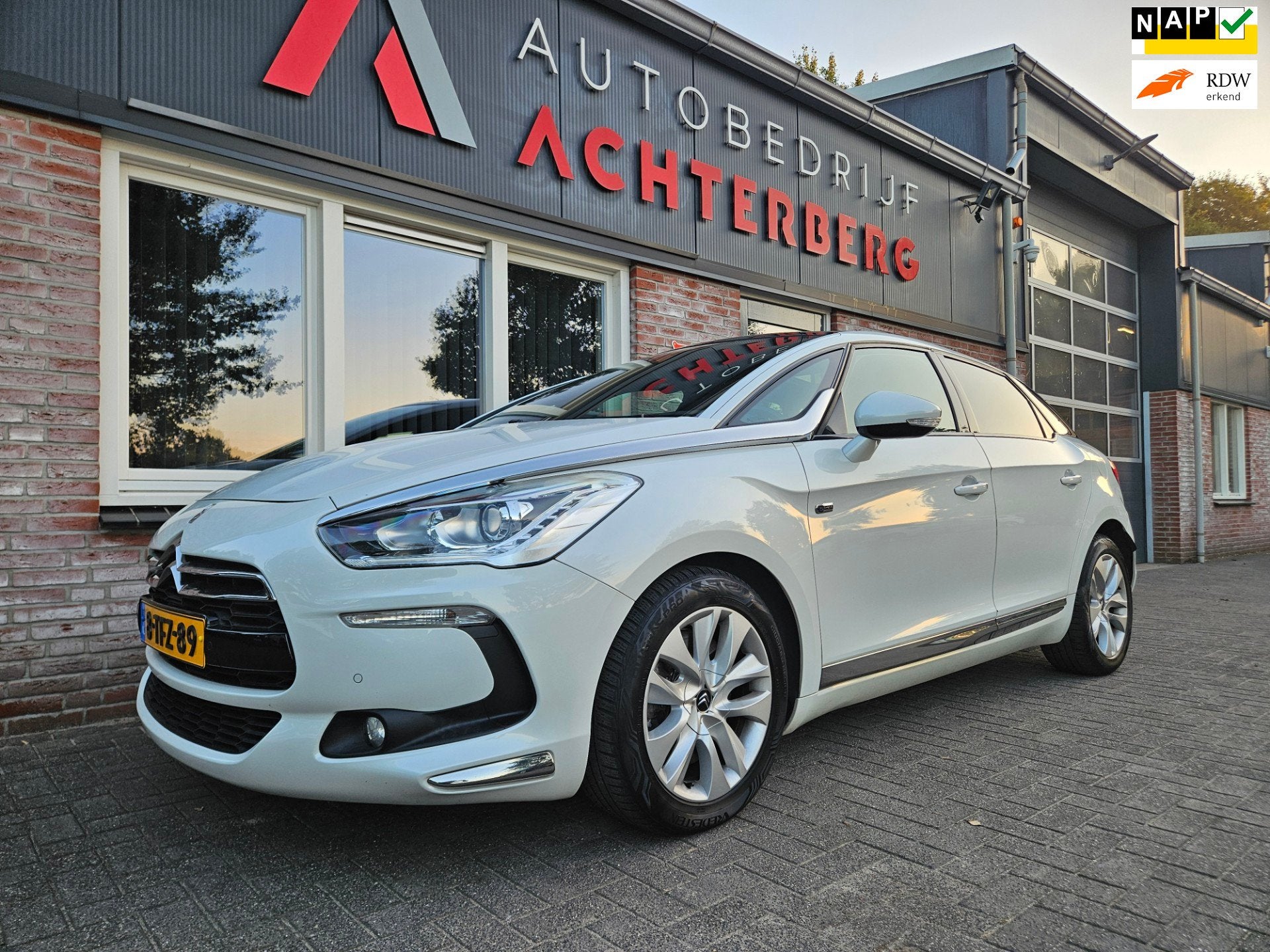 Citroen DS5 2.0 Hybrid4 Business Optimum Automaat! NAP! Pano, Automaat, Euro 5, Verwarmde buitenspiegels, Gebruikt