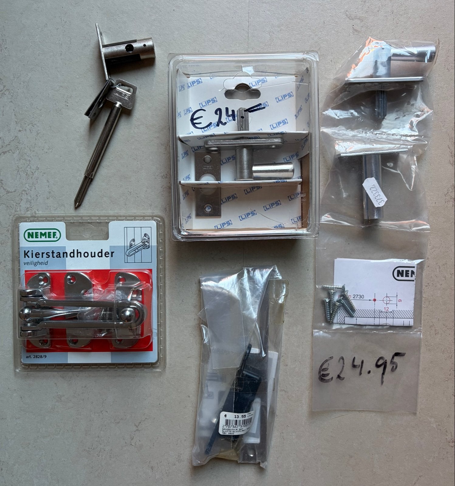 Nieuw Hang- en Sluitwerk IJzerwaren Set, Ophalen of Verzenden, Nieuw, Overige typen