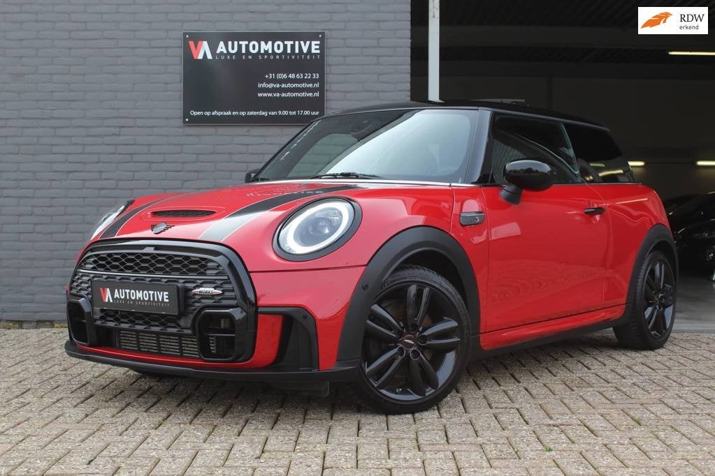 Mini Mini 2.0 Cooper S AUT JCW PANO VIRTUAL COCKPIT CA DDC A, Auto's, Gebruikt, 4 stoelen, Leder, Bedrijf