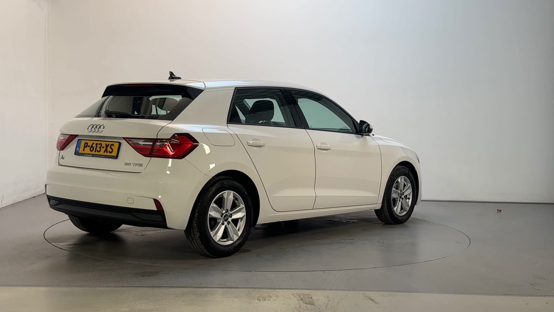 Audi A1 Sportback 25 TFSI Pro Line Navigatie DAB+ App-Connec, Stof, 95 pk, Met garantie (alle), Origineel Nederlands