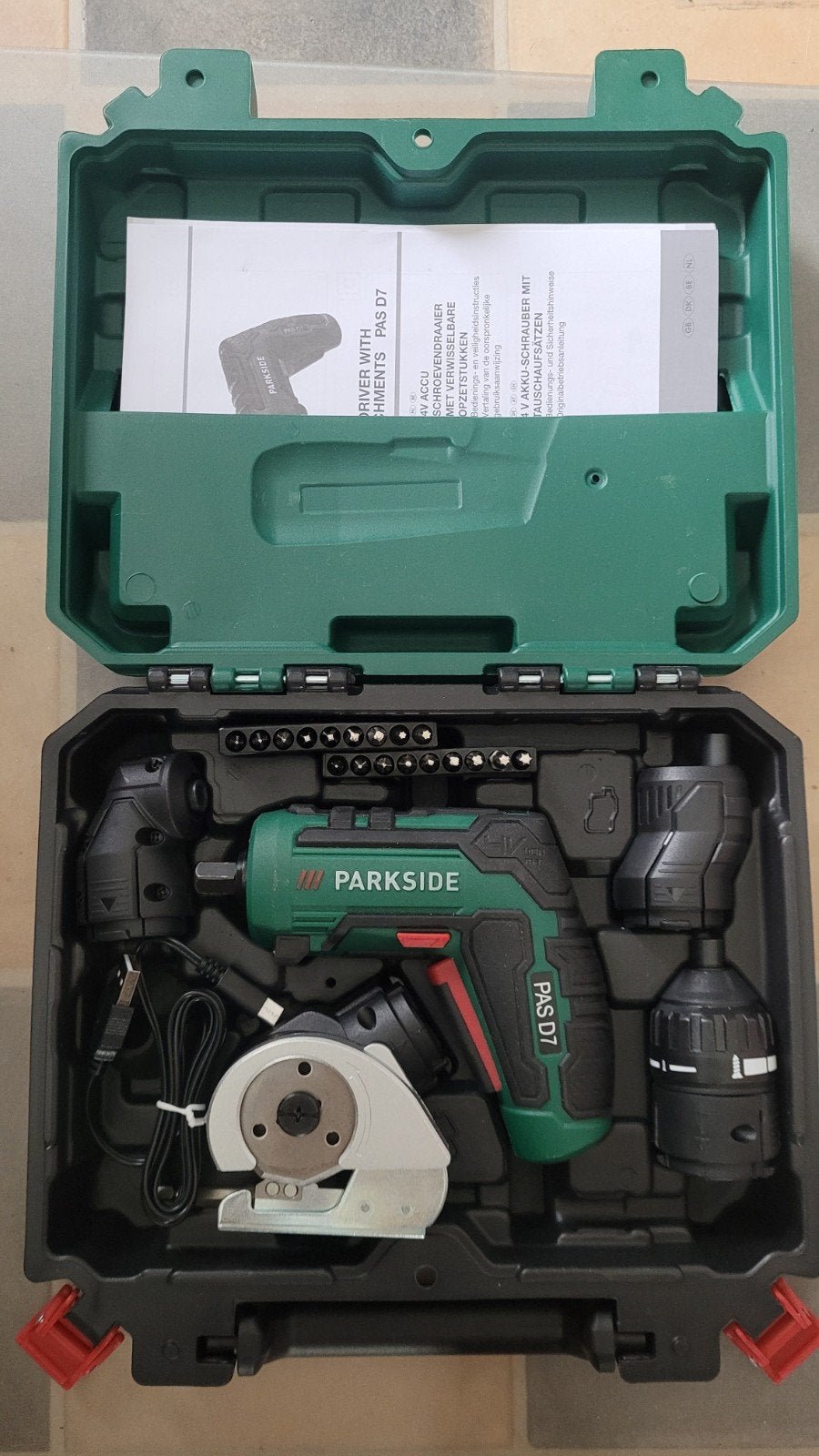 Parkside 4V Accu Schroevendraaier met Opzetstukken, Doe-het-zelf en Verbouw, Gereedschap | Boormachines, Variabele snelheid, Ophalen of Verzenden