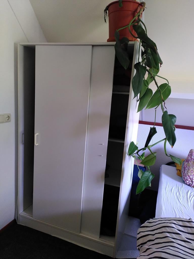 Kleding kast, Ophalen of Verzenden, Gebruikt