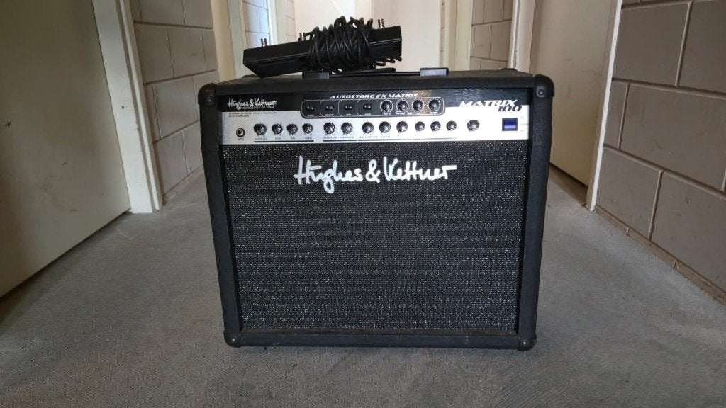 Hughes & Kettner Matrix 100 combo + Origineel pedaal, Ophalen, Gebruikt, Gitaar, 100 watt of meer