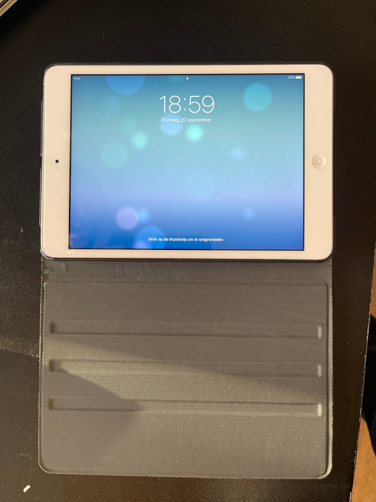 Apple iPad Mini 2 met hoes zo goed als nieuw