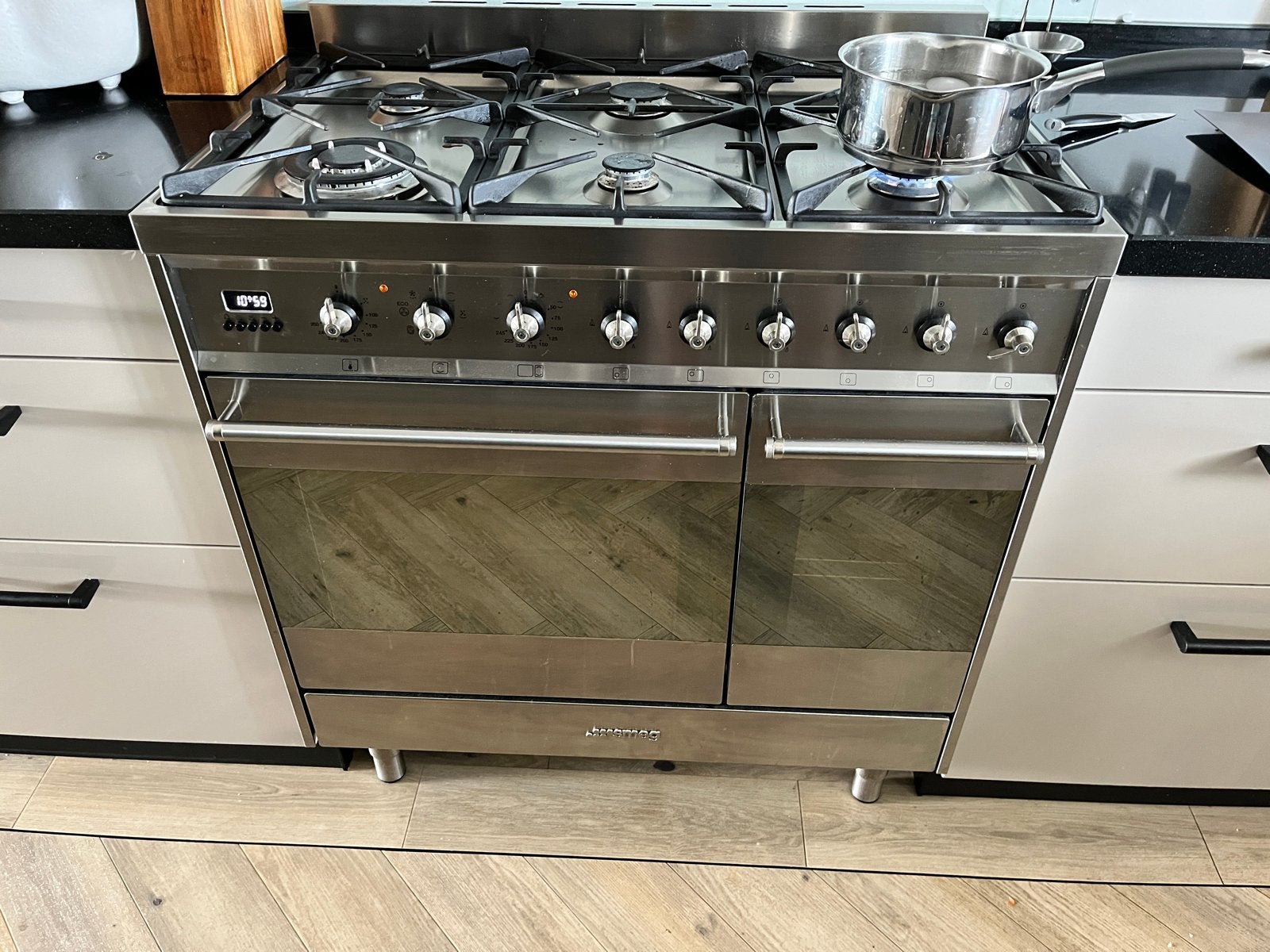 Smeg Gasfornuis 90cm met dubbele oven, Witgoed en Apparatuur, Fornuizen, Ophalen, 60 cm of meer, Zo goed als nieuw, Gas