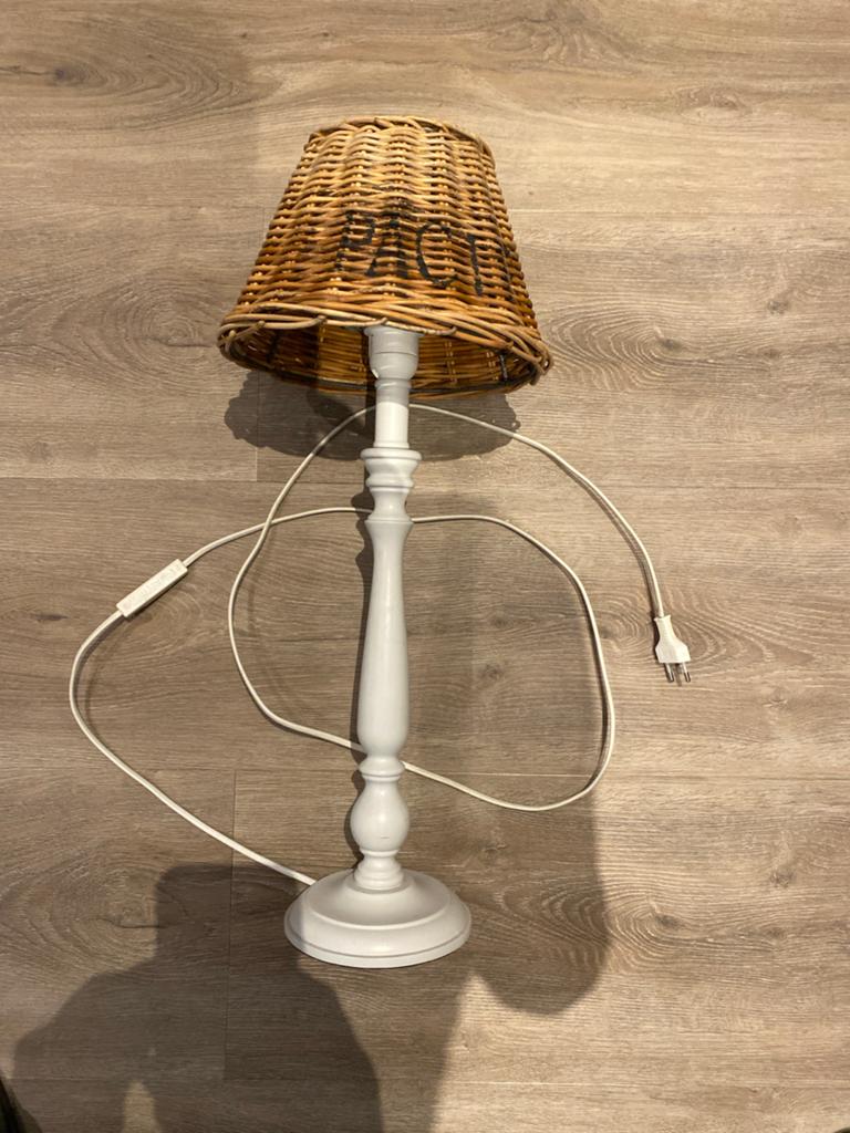 Mooie kwaliteit tafellamp met rieten kap, 60 cm hoog, Huis en Inrichting, Lampen | Tafellampen, Ophalen of Verzenden, Gebruikt