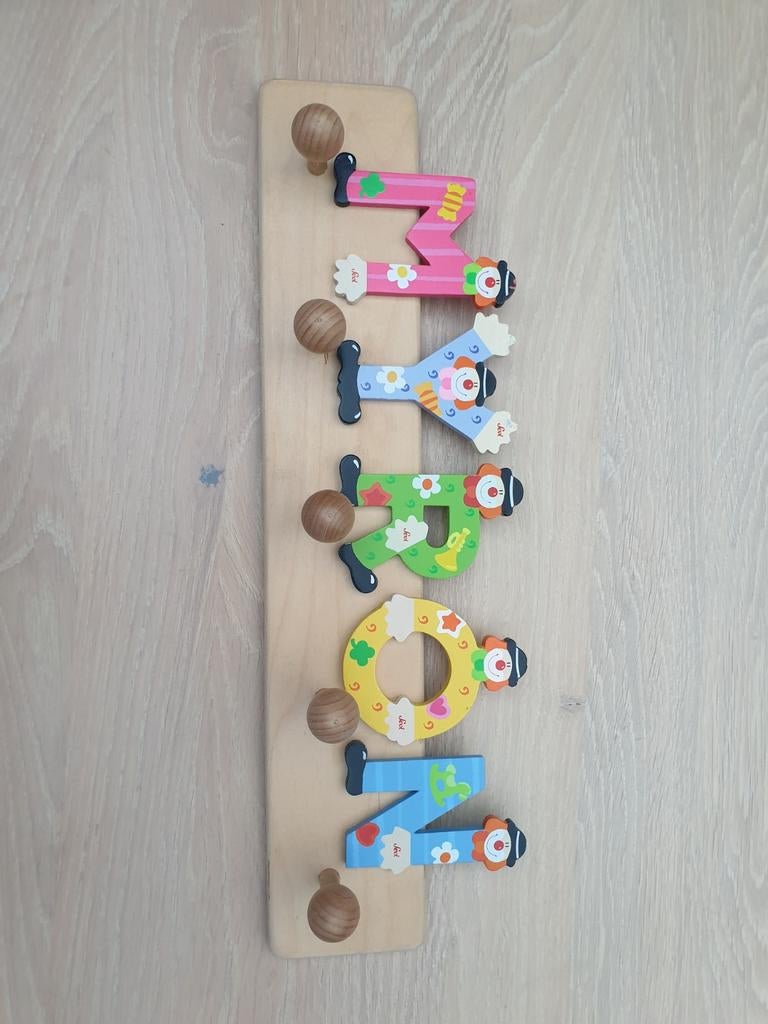 Kapstokje 'Myron' - Houten kapstok met clownletters, Ophalen of Verzenden, Zo goed als nieuw, Kapstokje