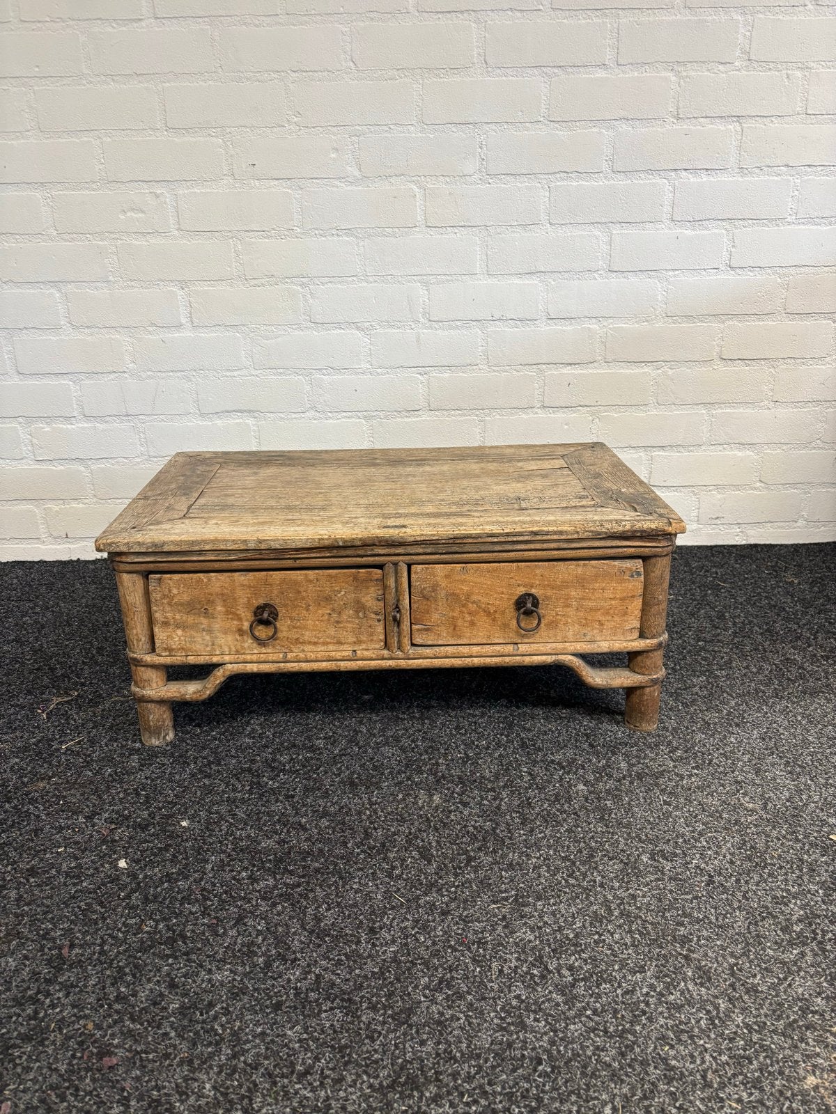 Antieke houten salontafel met lades, Ophalen