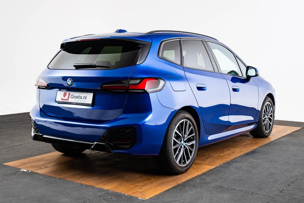 BMW 2-serie Active Tourer 220i M Sport - Trekhaak - Panorama, 12 maanden, Blauw, Bedrijf, 3 cilinders