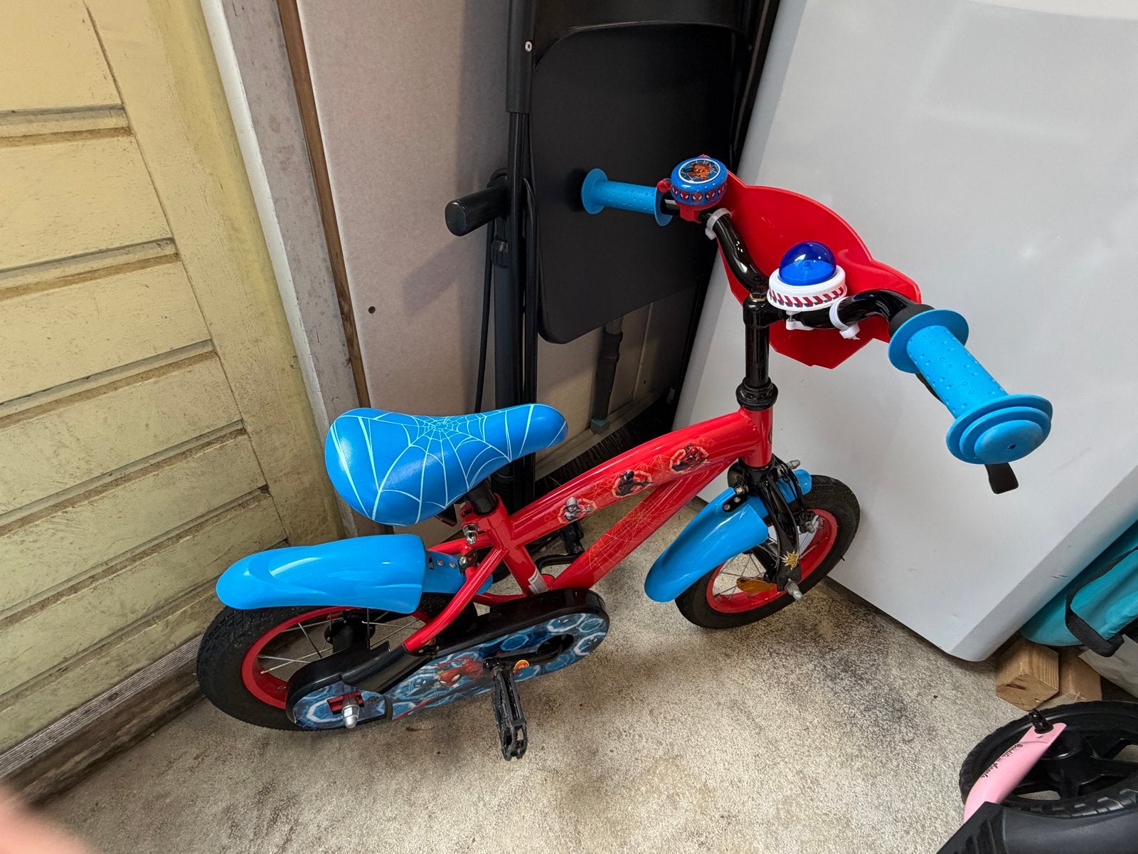 Spiderman kinderfiets, Ophalen, Terugtraprem, Zijwieltjes, Gebruikt