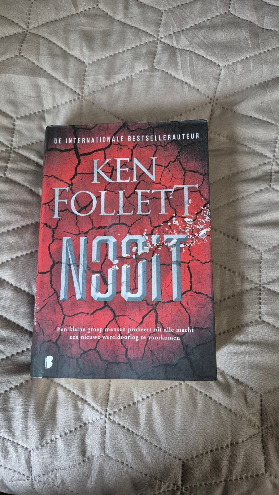 Nooit - Ken Follett (Hardcover), Ophalen, Zo goed als nieuw, Ken Follett, Nederland