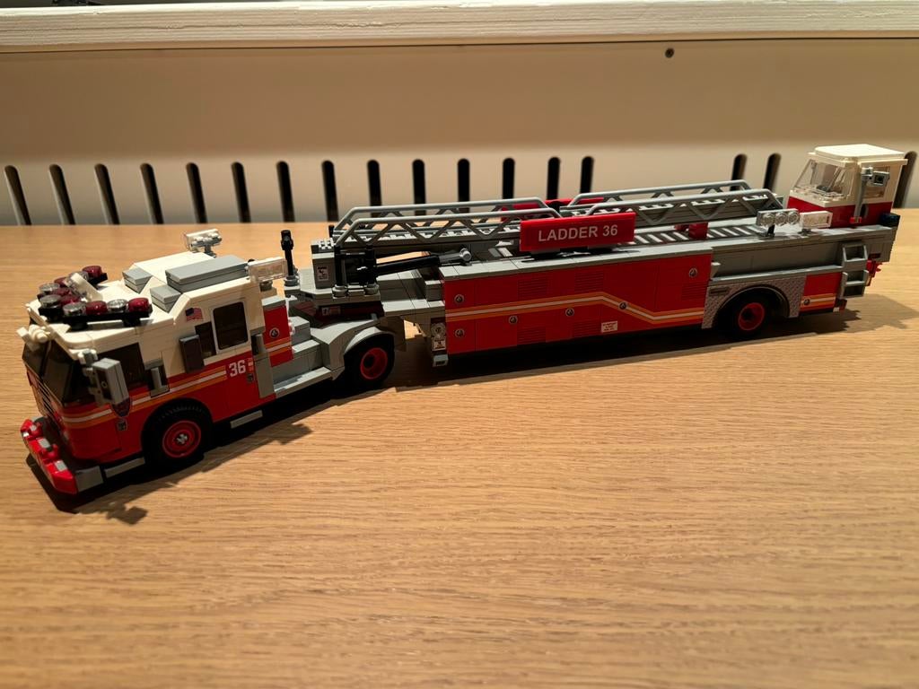 Lego MOC FDNY Tiller Ladder, MOC (eigen creatie), Overige thema's, Lego, Compleet