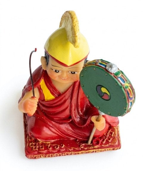 Tibet Beeldje monnik met trommel aardewerk Afkomstig Tibet, Ophalen of Verzenden, Nieuw, Religie