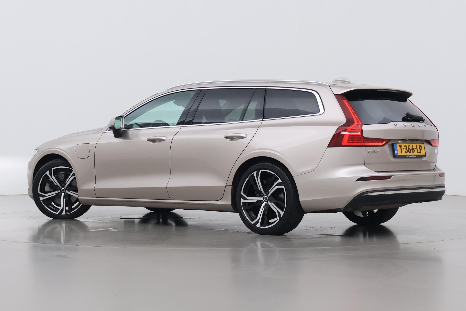Volvo V60 T6 Plus Bright | LONG RANGE | Harman/Kardon | BLIS, Automaat, Gebruikt, Euro 6, 4 cilinders