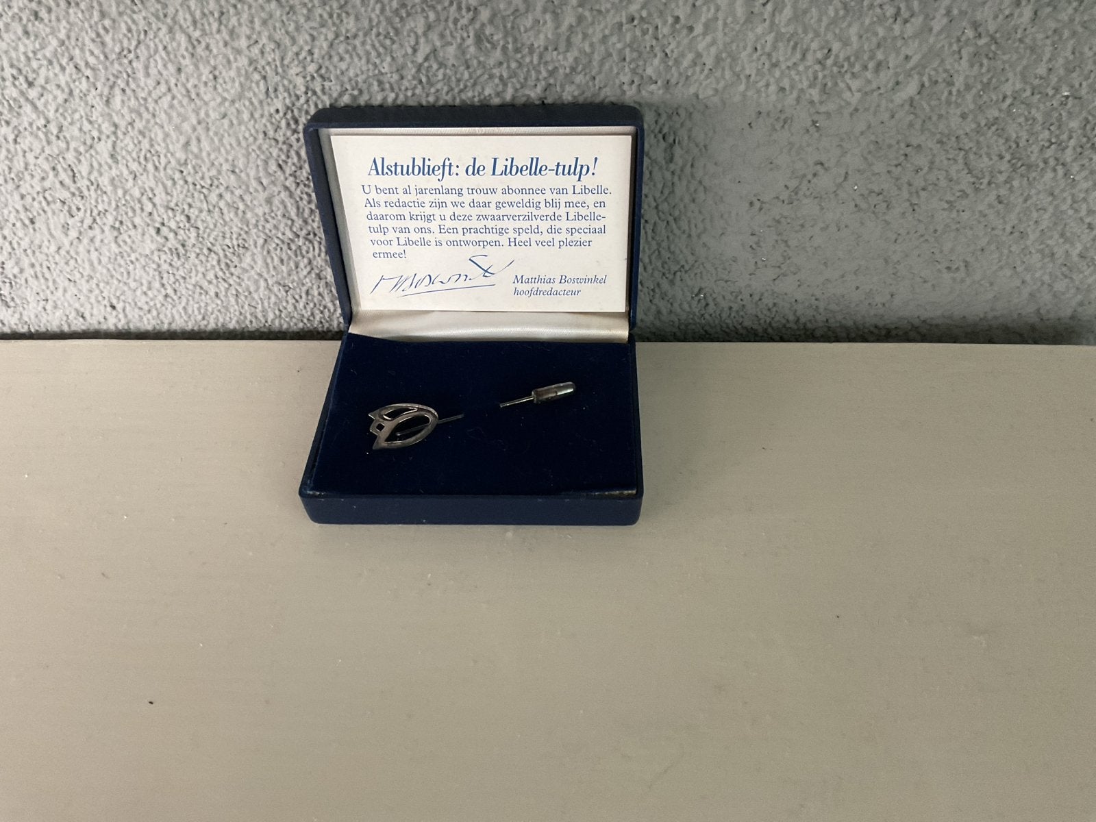 Libelle-tulp speldje - Zilverkleurig, Sieraden, Tassen en Uiterlijk, Broches, Overige materialen, 4 tot 7 cm, Ophalen of Verzenden