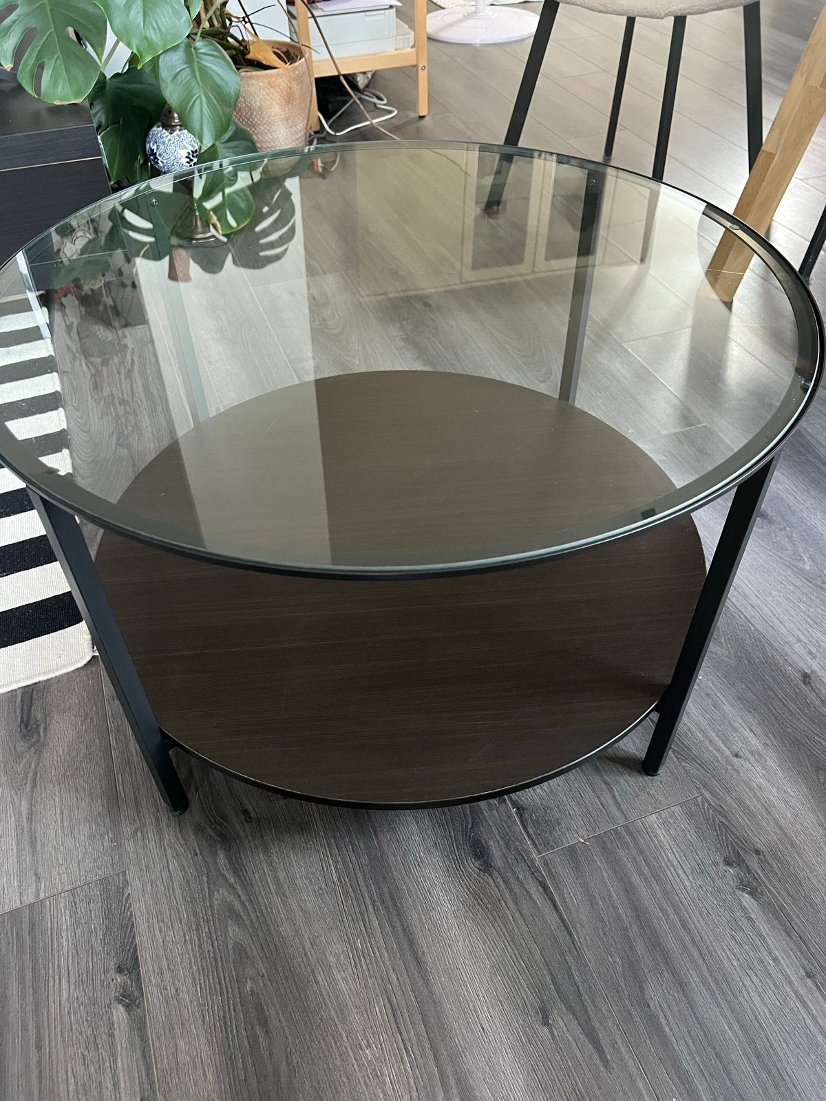 IKEA VITTSJÖ salontafel - Rond, glas en metaal, Huis en Inrichting, Tafels | Salontafels, Ophalen, Gebruikt, Rond, 50 tot 100 cm
