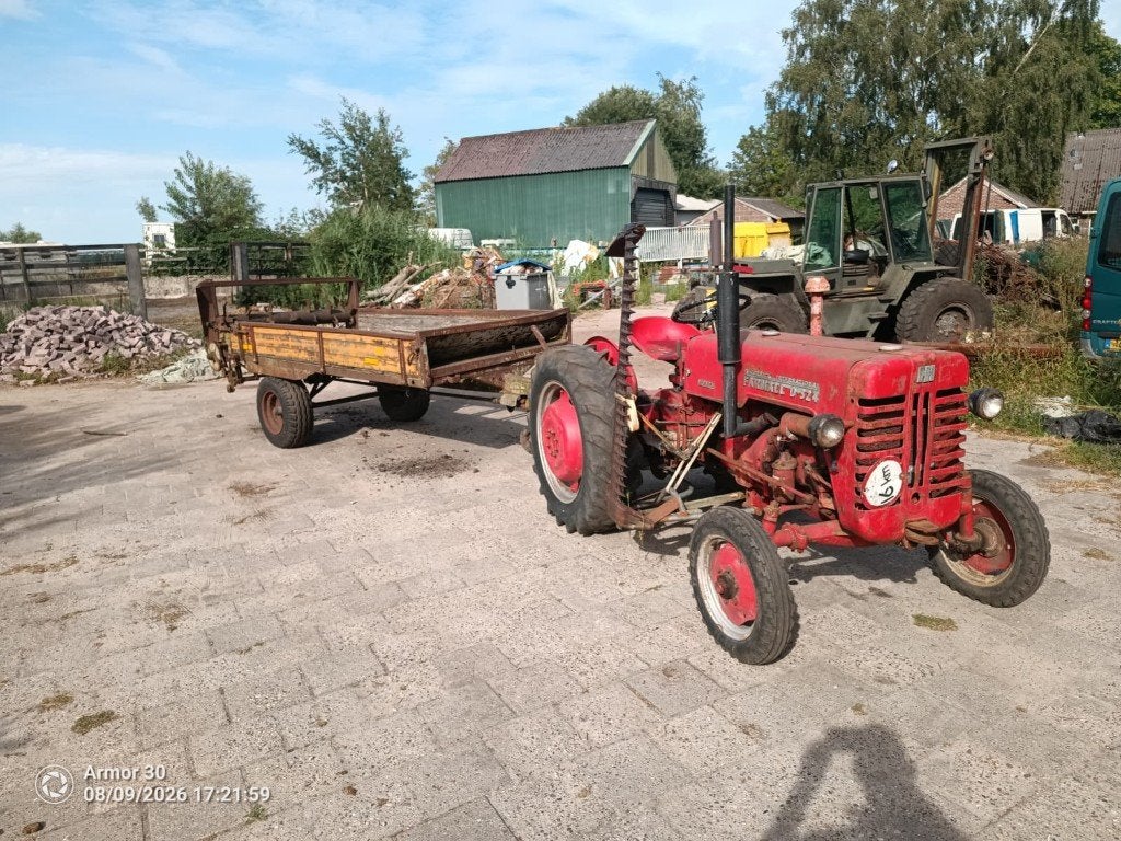 mc cormick international 324 met mestwagen en maaibalk, Zakelijke goederen, Ophalen, Oldtimer, McCormick, Tot 80 Pk