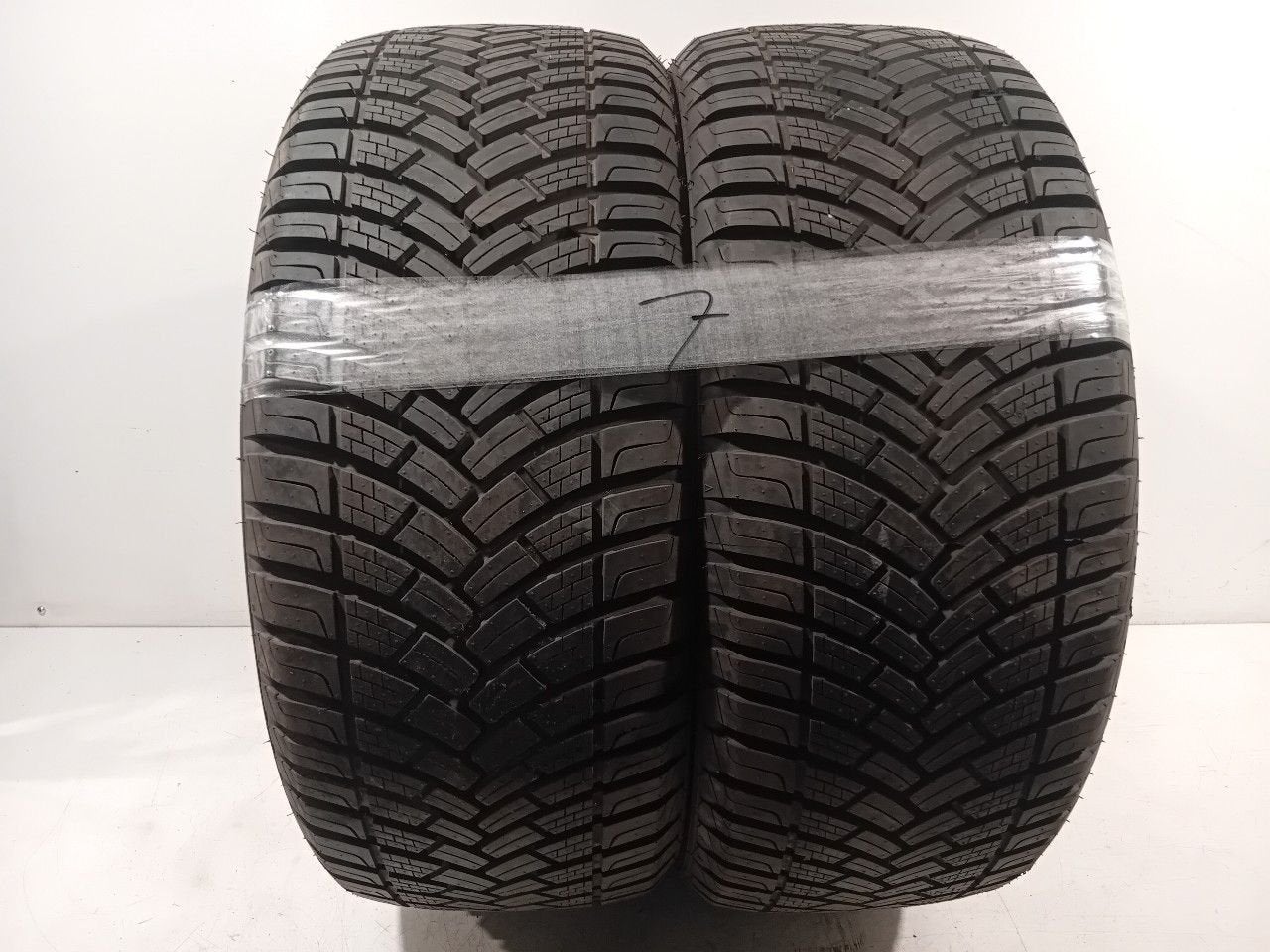 Bandenset 2 stuks 4-Seizoenen 225 50 R17, Auto-onderdelen, Banden en Velgen, Onderdelen@venauto.nl, Van der Ven Autorecycling B.V.