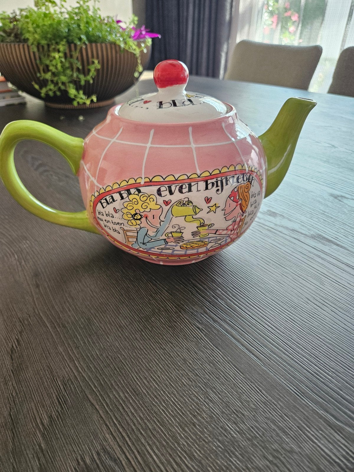 Blond Amsterdam theepot - 'Bla bla even bijkletsen', Zo goed als nieuw, Steen/keramiek, Meerkleurig, Ophalen