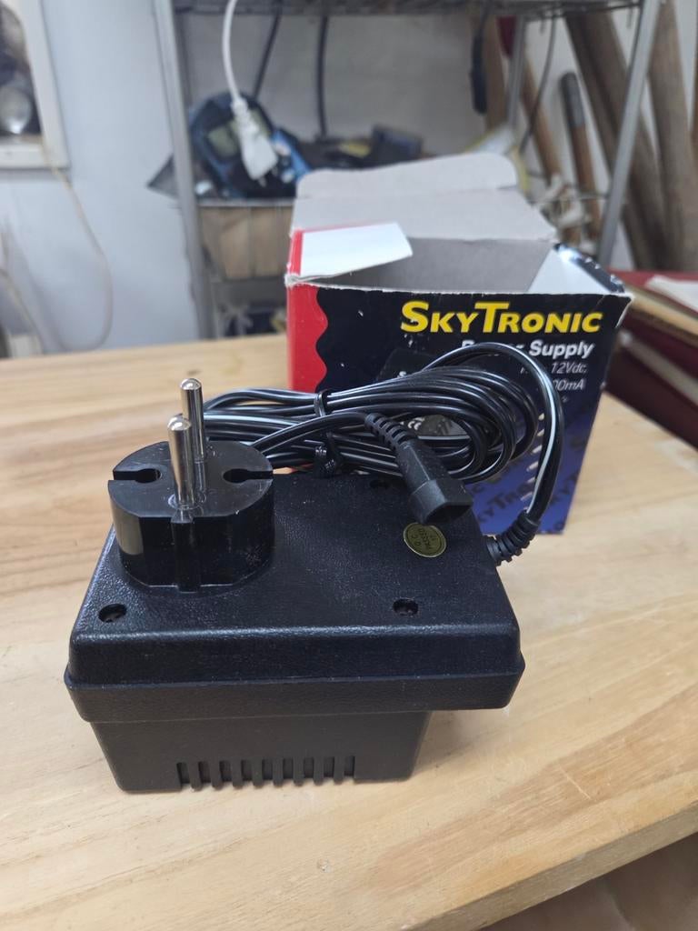 SkyTronic Voeding 12Vdc 500mA, Ophalen of Verzenden, Gebruikt