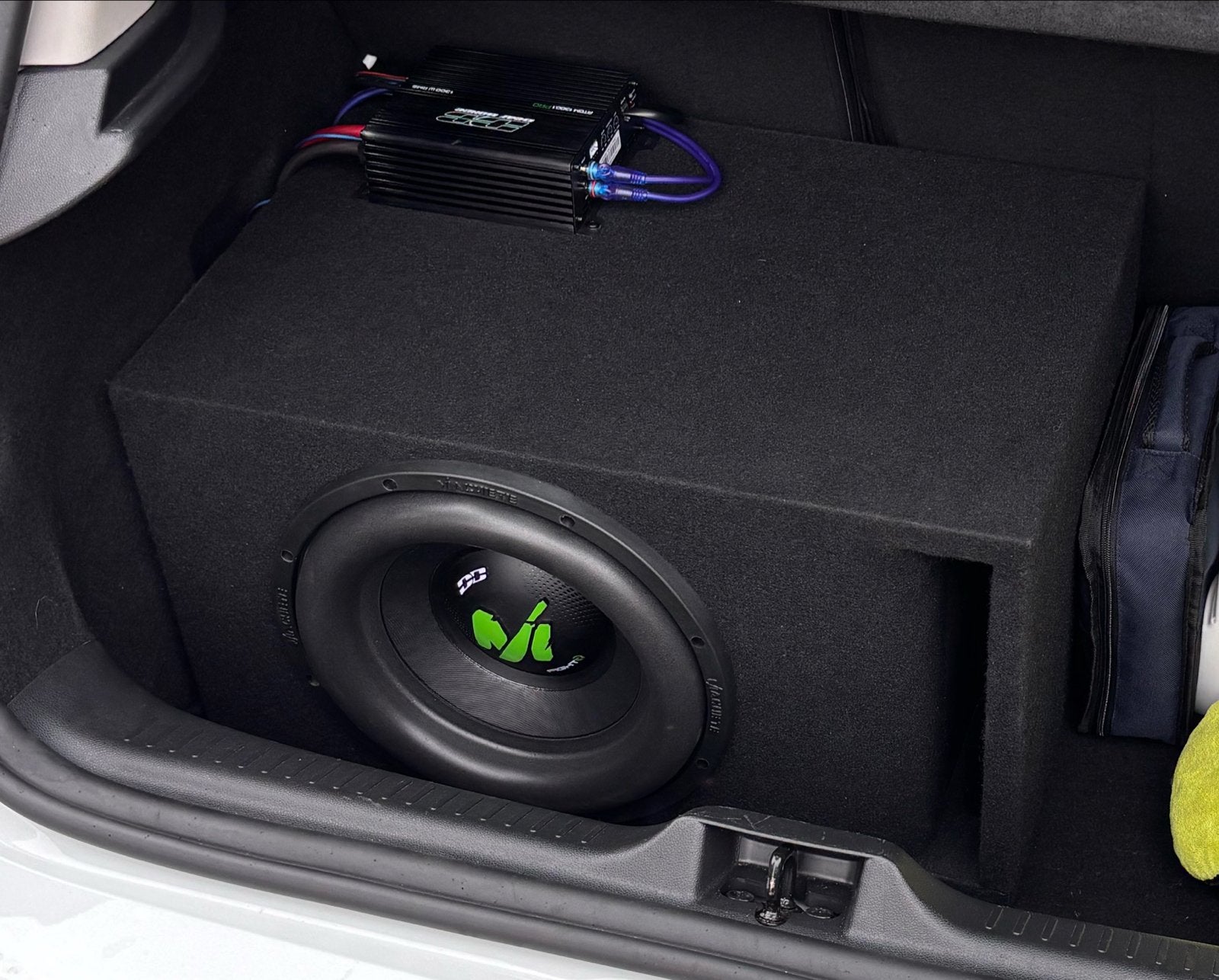 12 inch Subwoofer met kist en versterker Deaf Bonce, Ophalen, Nieuw