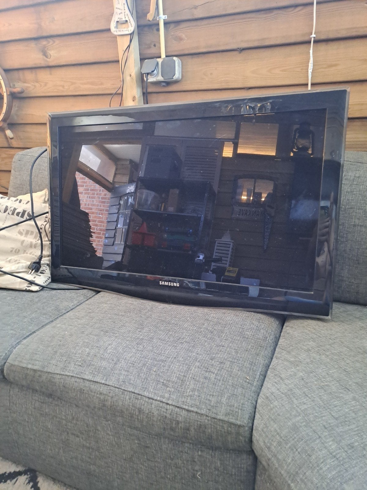 samsung tv met muurbeugel 110 cm, Ophalen of Verzenden, 110 cm of meer, 100 cm of meer