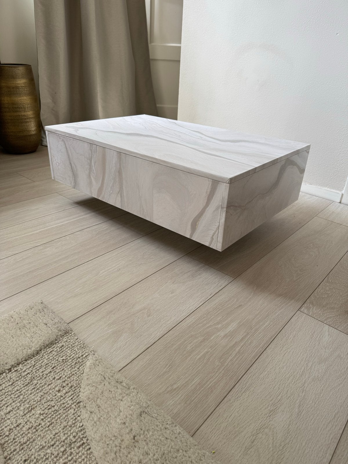 Moderne salontafel met marmerlook, Ophalen, Overige materialen, 100 tot 150 cm, 50 tot 100 cm