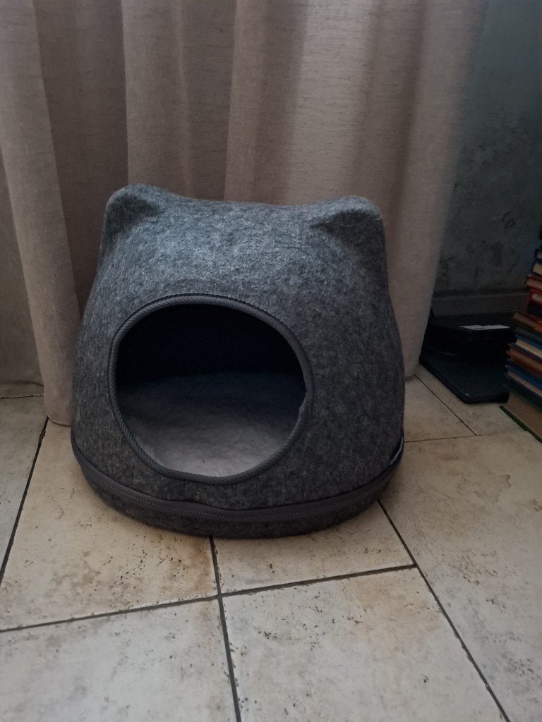 Beeztees katten hut, Ophalen, Zo goed als nieuw, Vilt