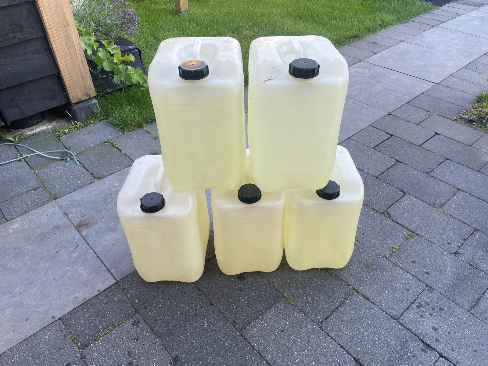 5x jerrycan 20l benzine leeg, Tuin en Terras, Regentonnen, Minder dan 75 liter, Ophalen, Gebruikt, Kunststof