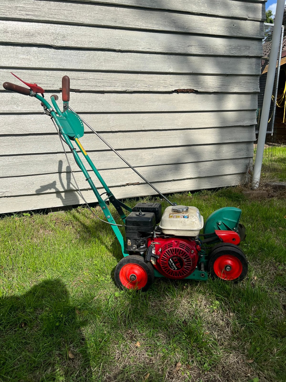 Nette en goede Powertrim 300H kantensnijder met Honda GX120, Ophalen, Californië USA, Overige soorten, Zo goed als nieuw