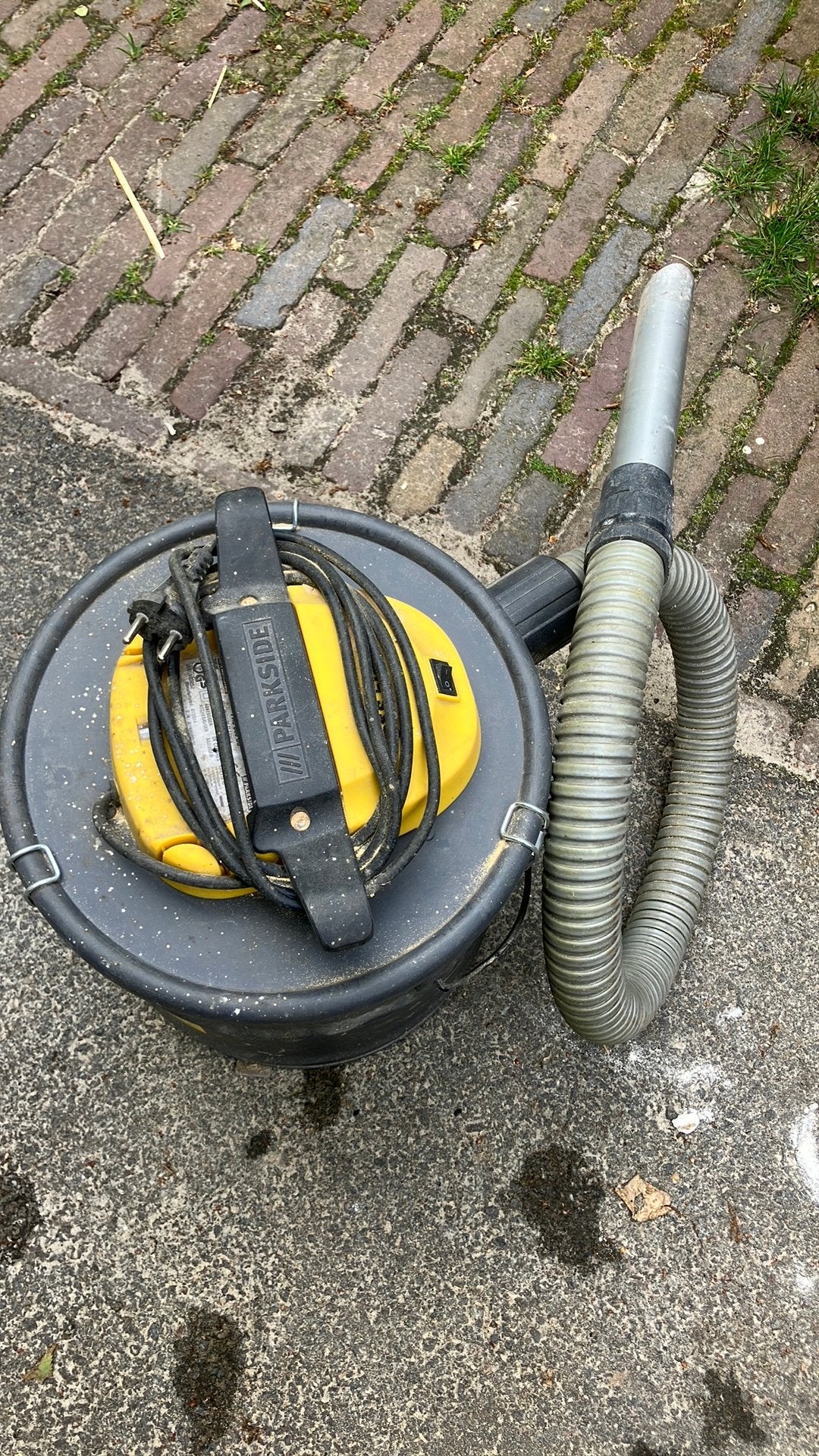 Asstofzuiger Parkside, Ophalen