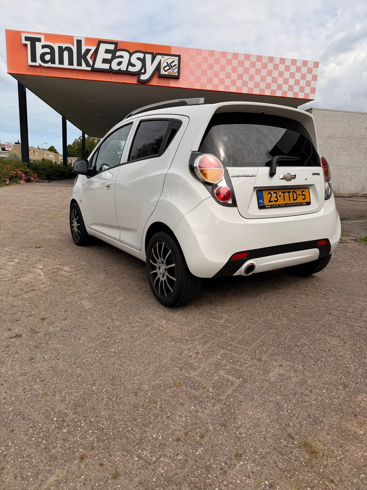 Chevrolet Spark 1.0  2012 Wit, Auto's, Voorwielaandrijving, 839 kg, 4 cilinders, Origineel Nederlands