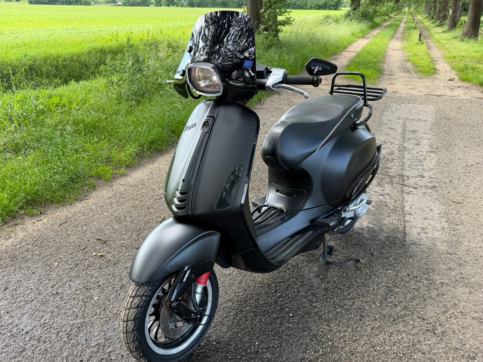 VESPA SPRINT MAT ZWART 2017 Snor Scooter, Ophalen, Zo goed als nieuw