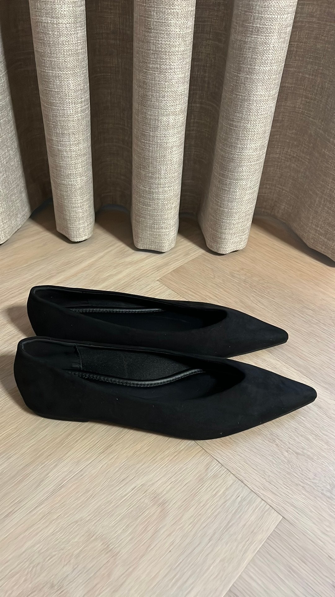 Zwarte puntige suede ballerina’s van ASOS, Kleding | Dames, Schoenen, Zwart, Nieuw, Ballerina's, Ophalen of Verzenden
