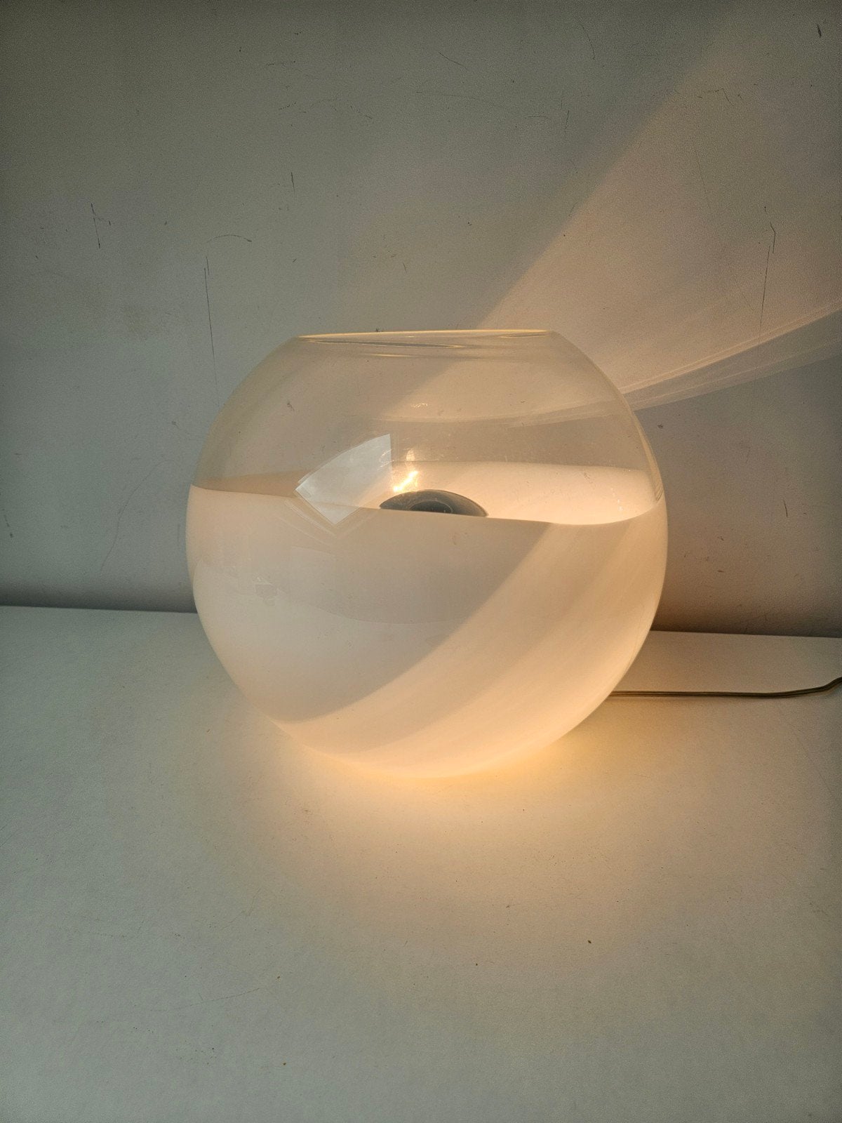 Ilu Design Tafellamp - Modern en Stijlvol, Huis en Inrichting, Lampen | Tafellampen, Ophalen of Verzenden, Design