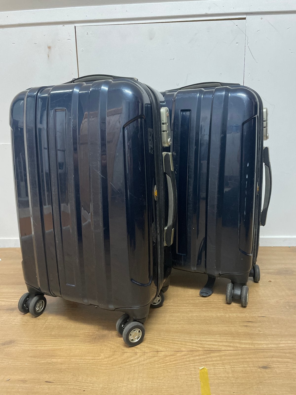 Set van 2 blauwe koffers met wieltjes (58x39x22), Ophalen, Gebruikt, 50 tot 60 cm, Hard kunststof