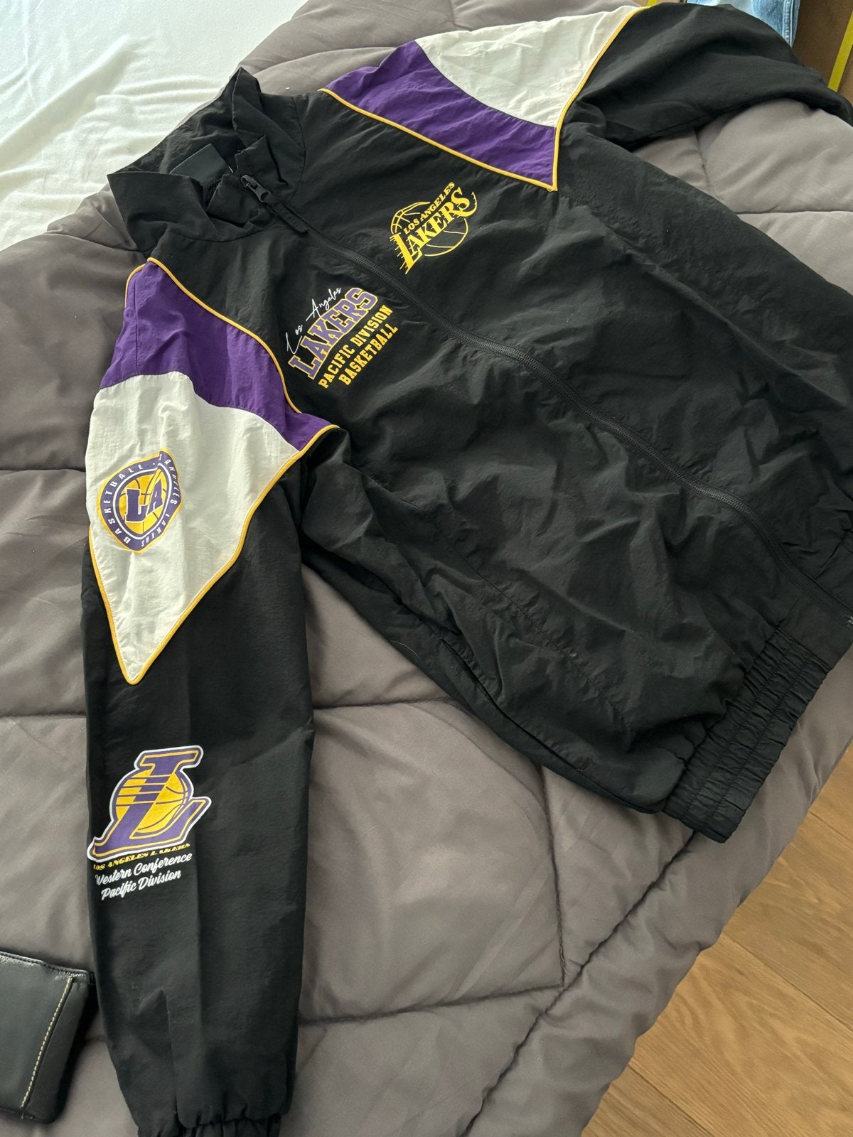 NBA Los Angeles Lakers Windjack - Maat (158 cm), Zwart, Overige maten, Ophalen of Verzenden, Zo goed als nieuw