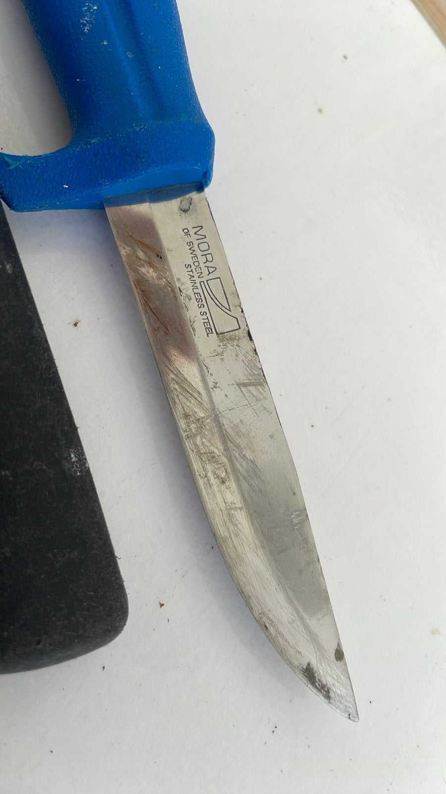 Mora of Sweden RVS mes met blauw handvat en schede, Ophalen of Verzenden