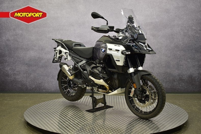 BMW R 1300 GS ADVENTURE (bj 2025), Einsteinlaan 5
2289 CC  Rijswijk, NL, Bedrijf, BMW Motorrad Nederland, Toermotor