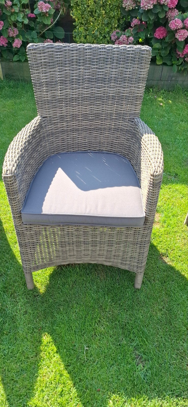 Wicker tuinstoelen met kussens (4 stuks). 89 x 60 x 60cm, Ophalen, Gebruikt, Kunststof