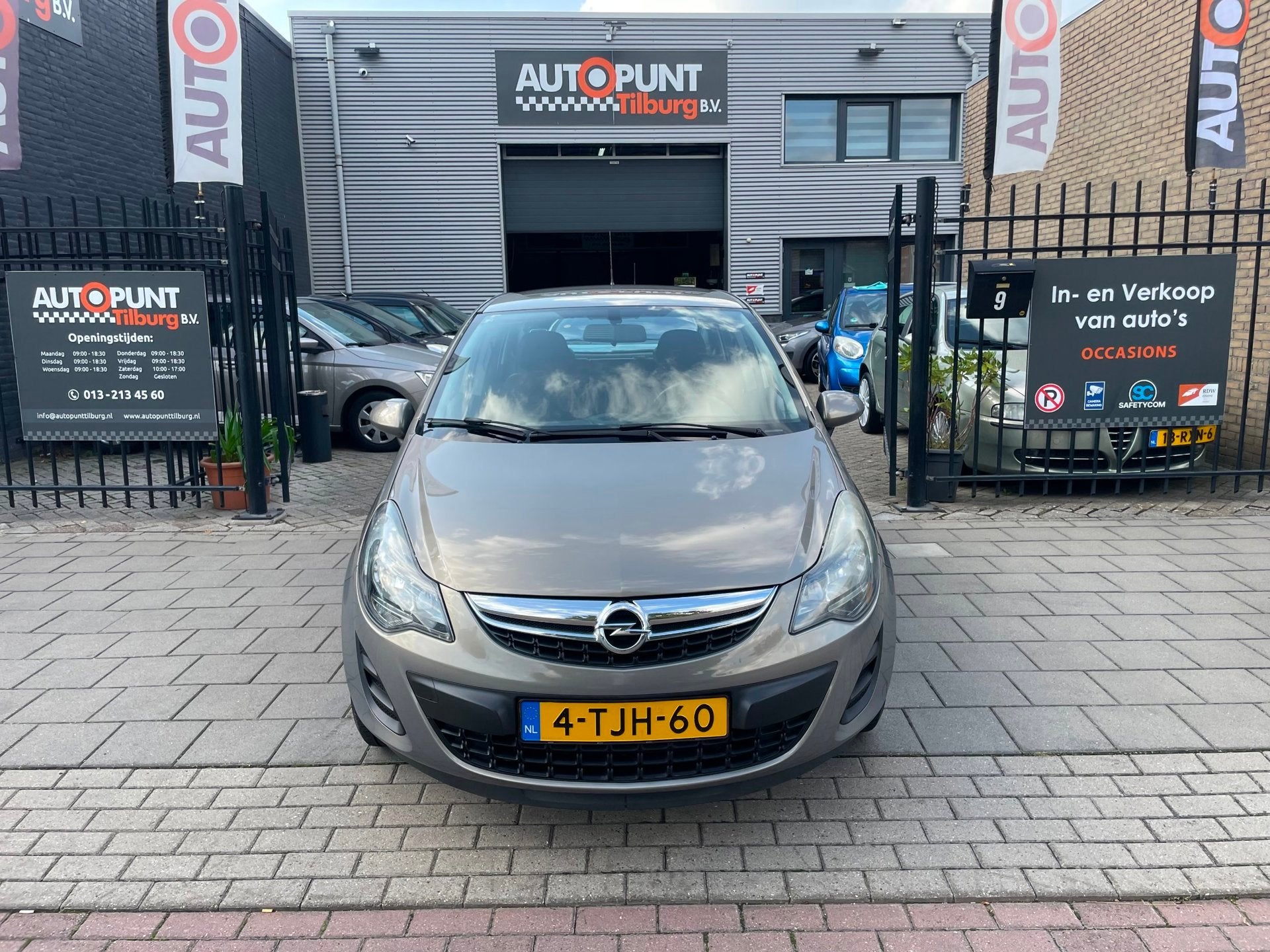 Opel Corsa 1.2-16V Berlin 3e Eigenaar! Trekhaak Airco NAP AP, Auto's, Voorwielaandrijving, Euro 5, Gebruikt, 750 kg