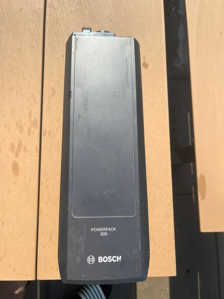 Defecte Bosch Powerpack 300, Fietsen en Brommers, Fietsaccessoires | Fietsaccu's, Ophalen of Verzenden, Zo goed als nieuw