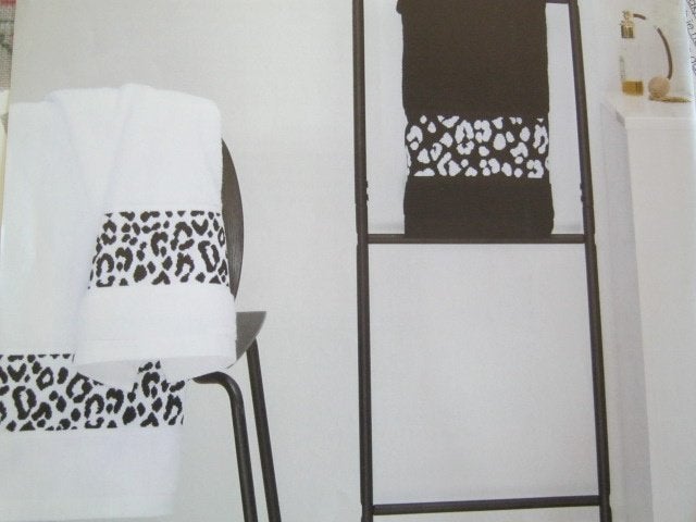 Borduurpatroon  Dierenprint rand  nr 9457 do, Verzenden, Nieuw, Handborduren, Patroon