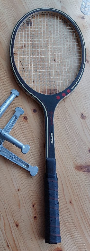 Vintage houten tennis racket met klem, Verzamelen, Ophalen of Verzenden, Gebruikt, Overige sporten, Overige typen