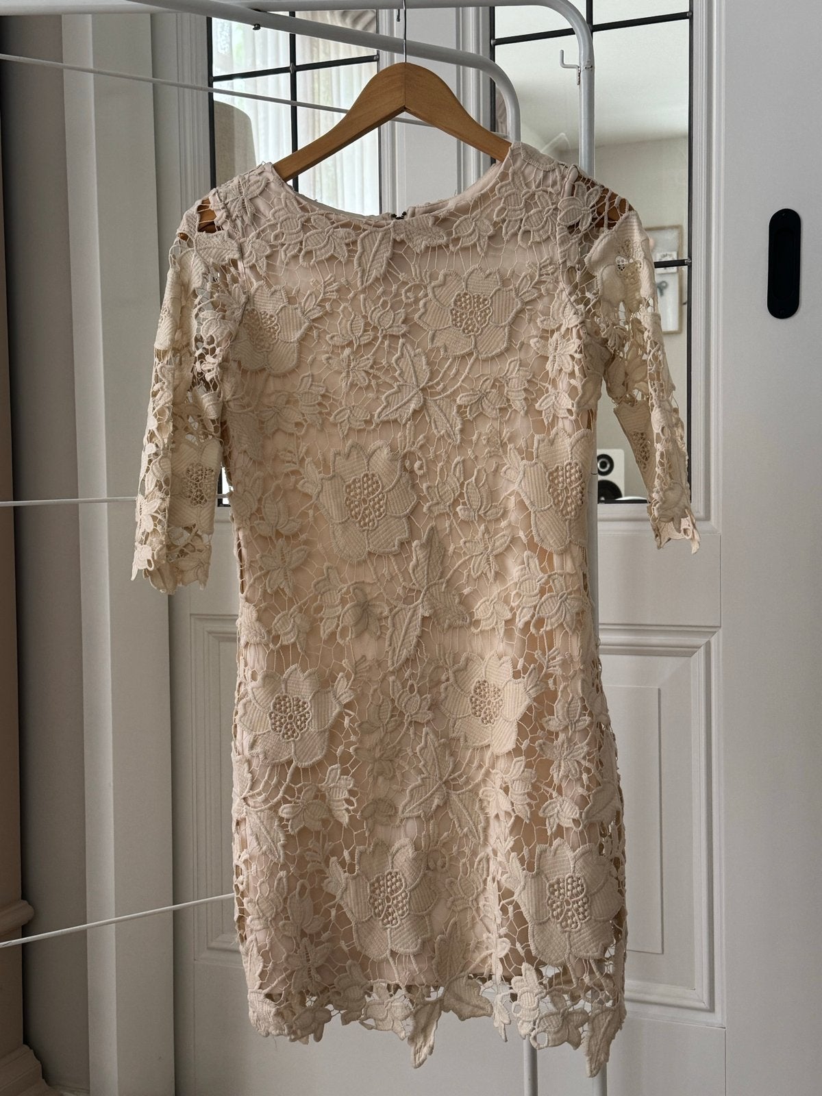 Darling Beige Kanten Jurk - Maat S, Beige, Ophalen of Verzenden, Maat 36 (S), Gedragen