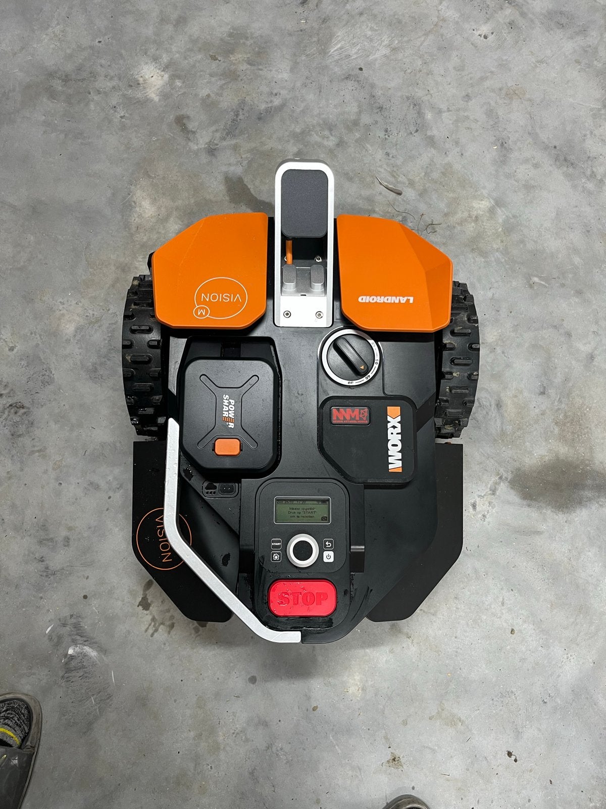 Worx Landroid Vision M800 WR208E Robotmaaier - ZGAN, Tuin en Terras, Ophalen, Zo goed als nieuw, Minder dan 20 cm, Met regensensor