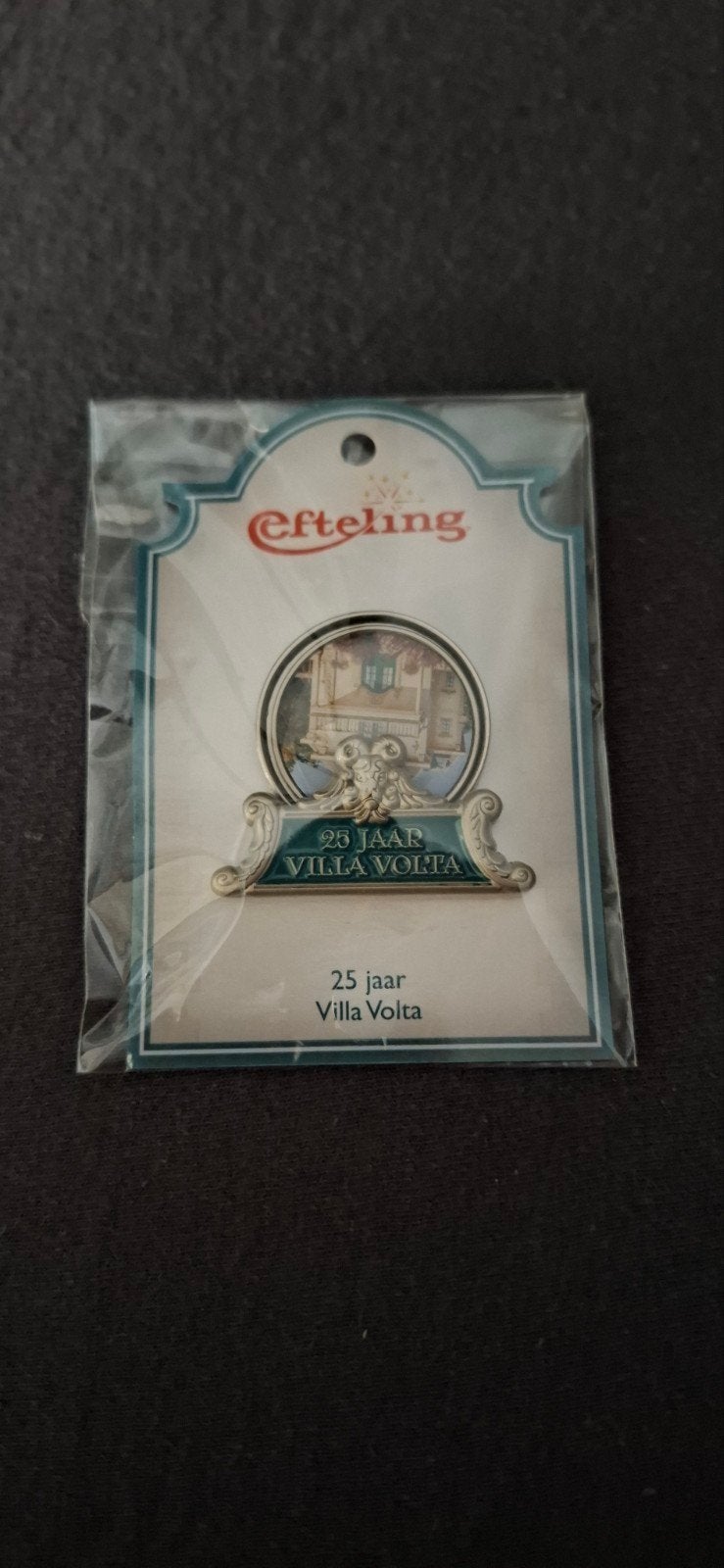 Te koop efteling pin 25 jaar vila volta, Ophalen of Verzenden, Nieuw, Button of Speldje